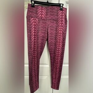Women's Activewear Pink Purple Leggings Workout Pants size Large Patterned